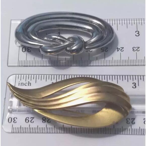 Vintage Two M Jent Brooches Large Silvertone Bow Like Goldtone Leaf Like Designs - Picture 8 of 8